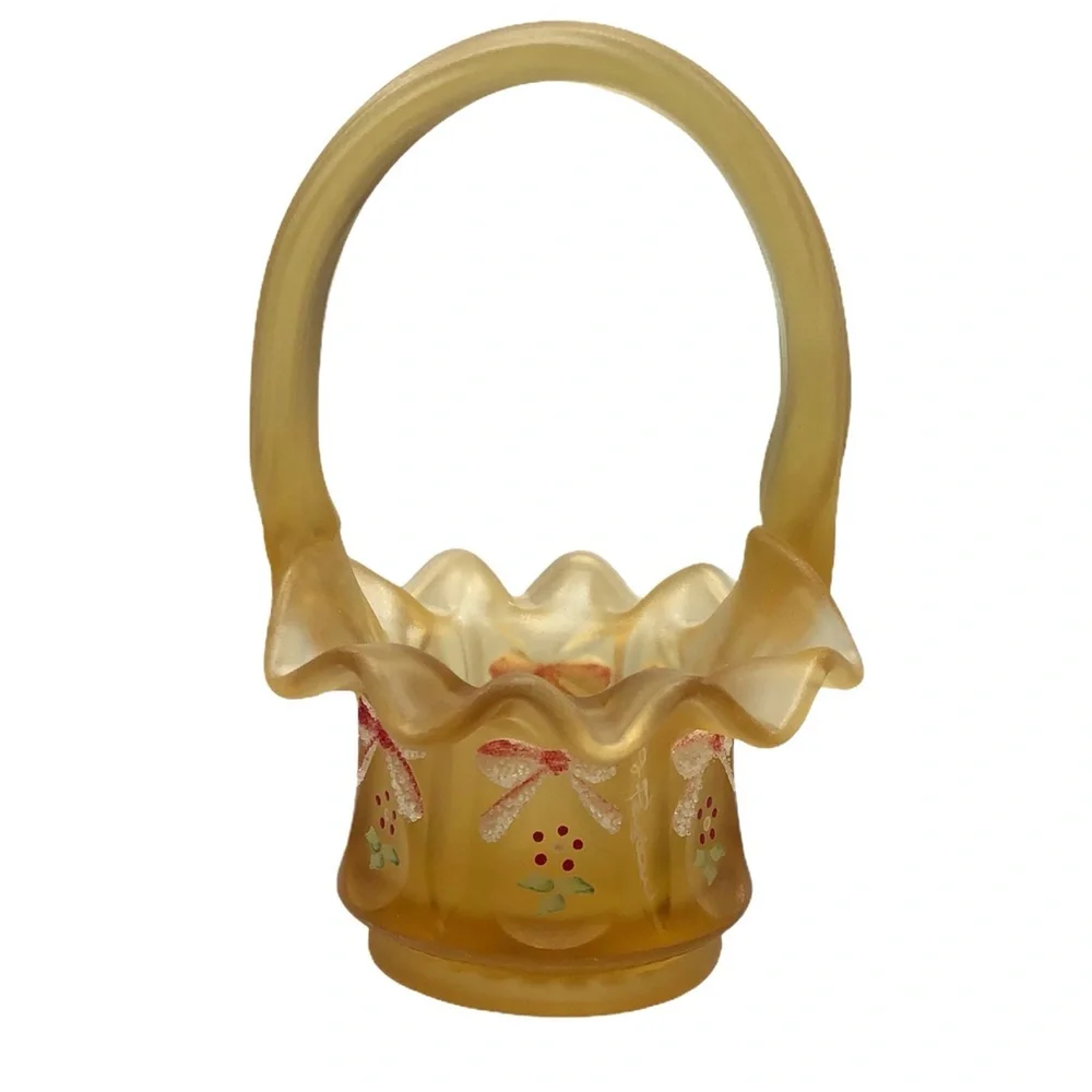VINTAGE FENTON AMBER GLASS CHRISTMAS BOWS & HOLLY MINI BASKET